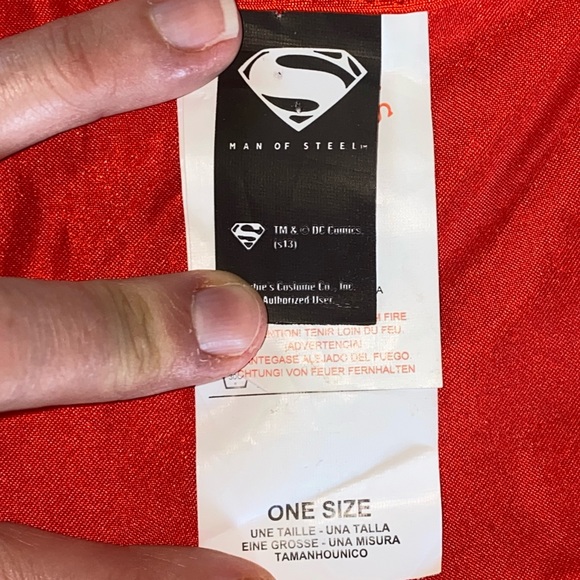 GUC Superman, Man of Steel Logo Red Satin Cape with Velcro Closure - Picture 11 of 14